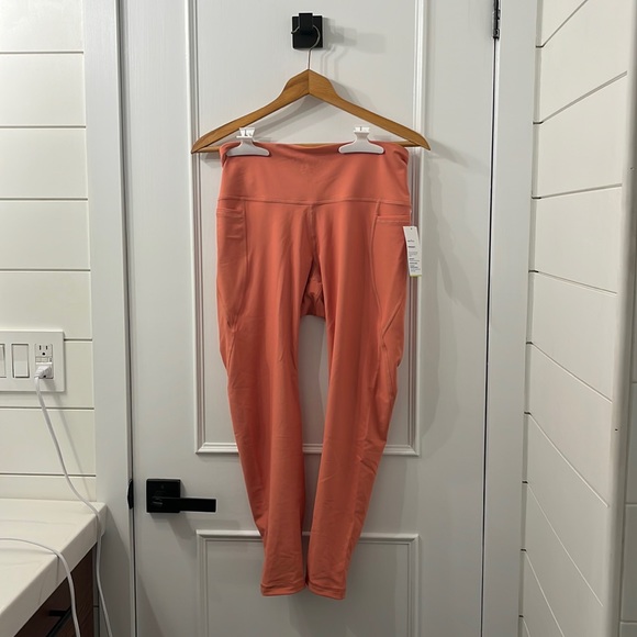 Old Navy Peach 7/8 Ankle High Rise Legging - Picture 1 of 5